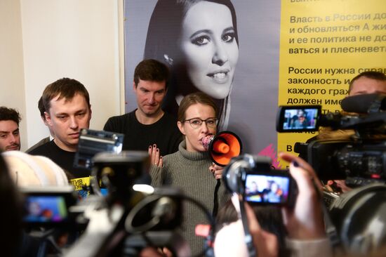 Ksenia Sobchak meets with electorate in Berdsk