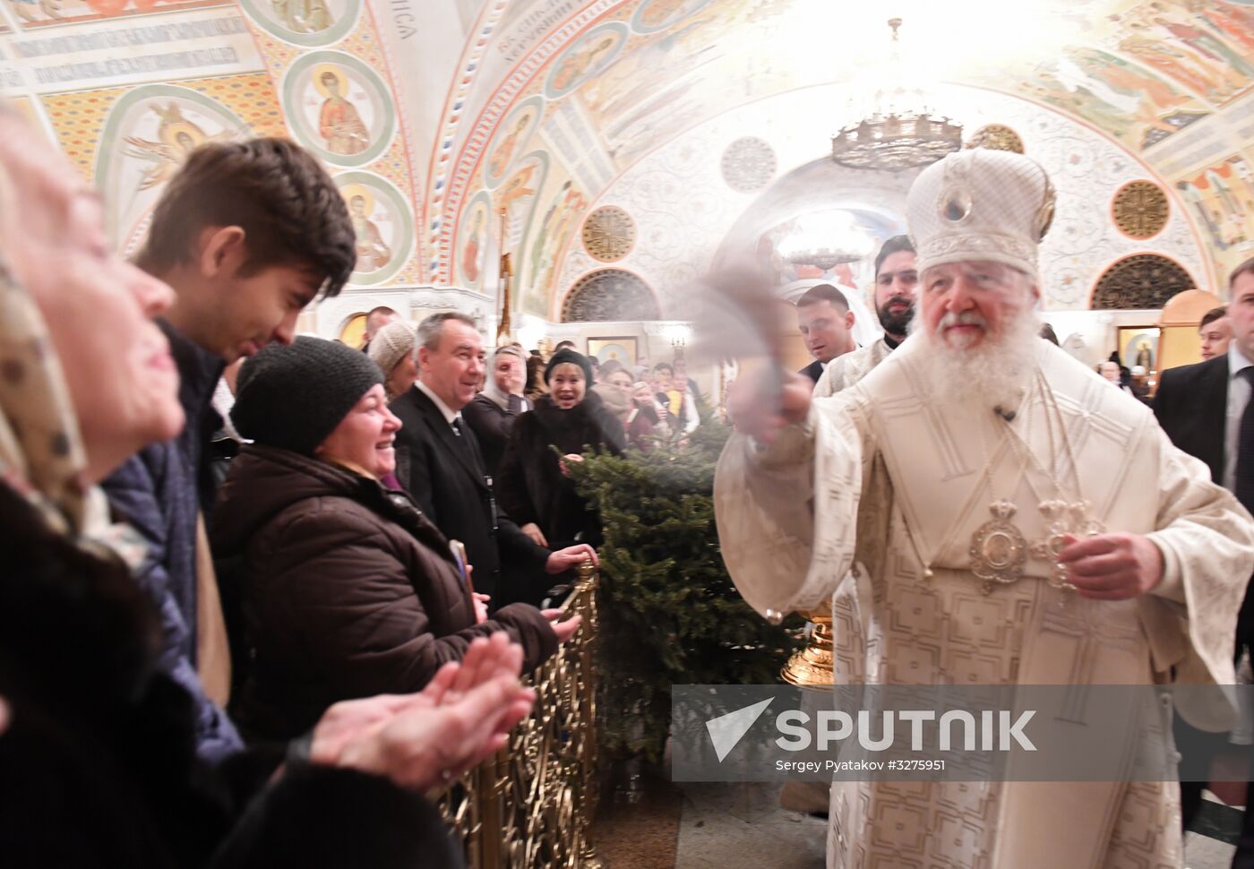 Patriarch holds service at Christ the Savior Cathedral on Epiphany Eve
