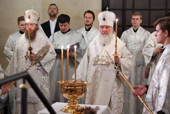 Patriarch holds service at Christ the Savior Cathedral on Epiphany Eve