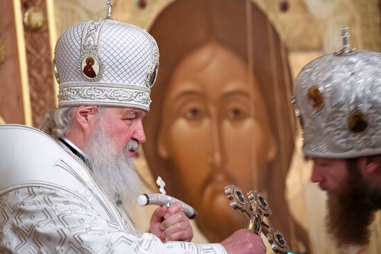 Patriarch holds service at Christ the Savior Cathedral on Epiphany Eve