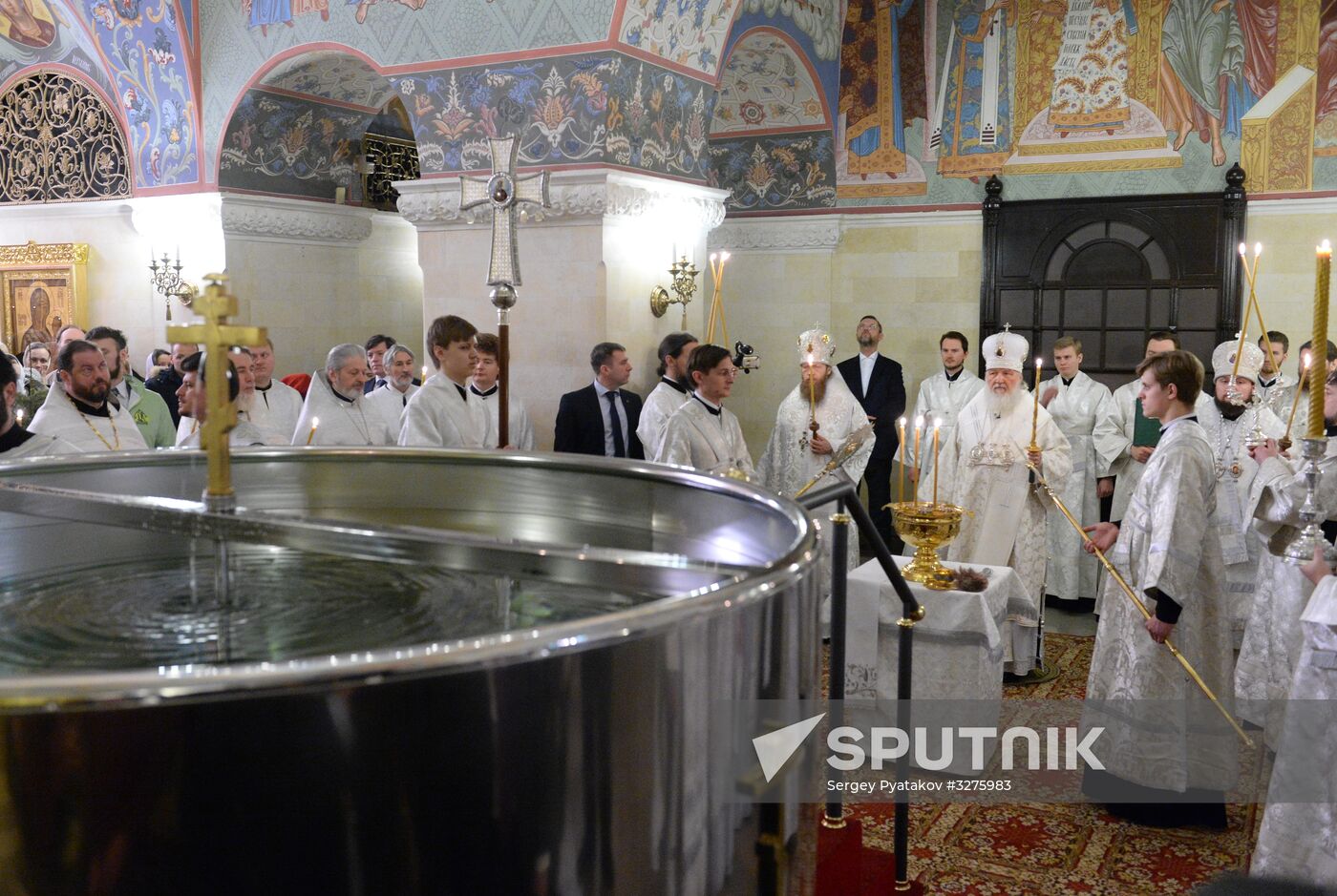 Patriarch holds service at Christ the Savior Cathedral on Epiphany Eve