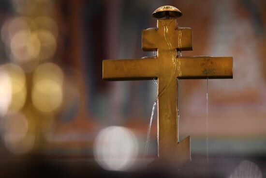 Patriarch holds service at Christ the Savior Cathedral on Epiphany Eve