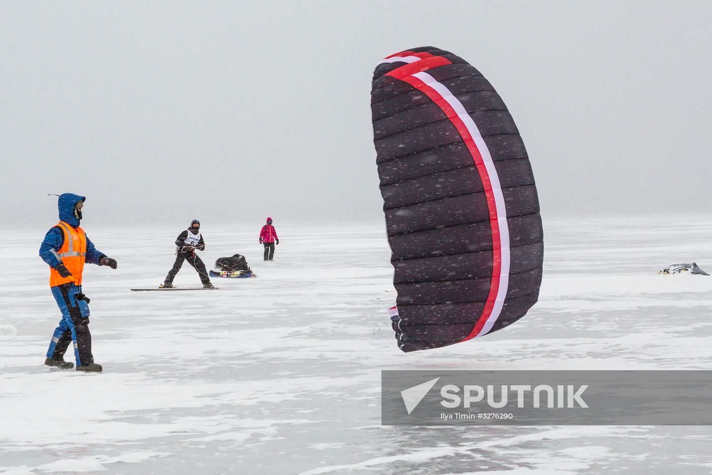Snowkiting event 'Onezhsky veter' in Karelia