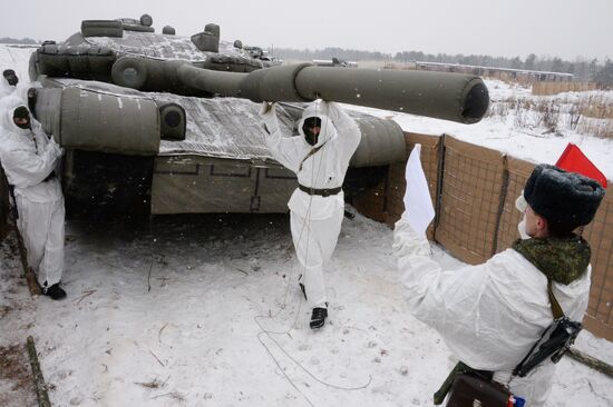 Exercises of engineer camouflage regiment in Moscow Region
