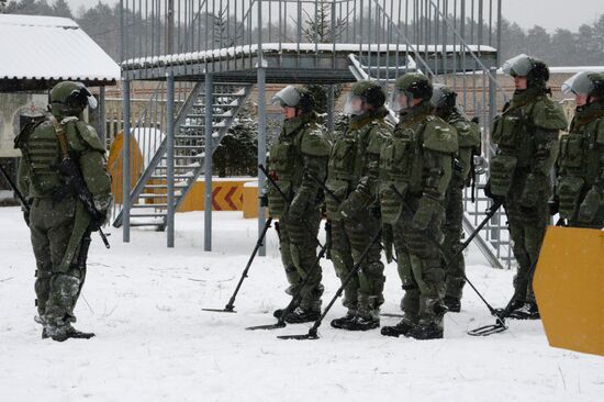 De-mining exercise at Engineer Troops Training Center