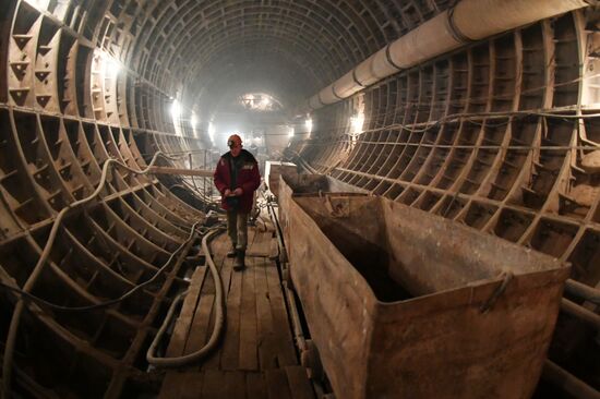 Construction of Nizhnyaya Maslovka metro station