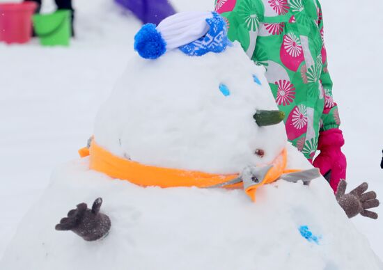 Art Battle of Snowmen festival