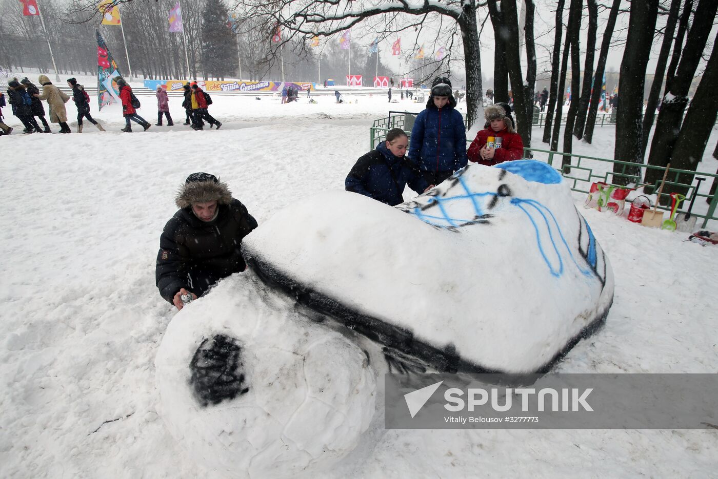 Art Battle of Snowmen festival