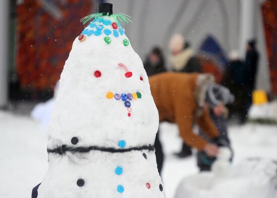 Art Battle of Snowmen festival