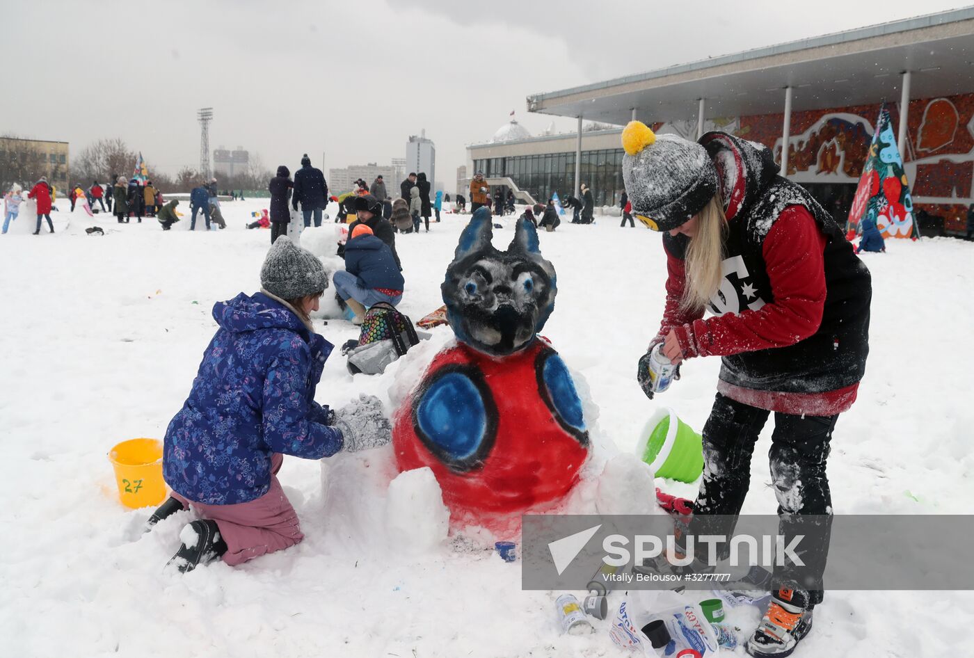 Art Battle of Snowmen festival