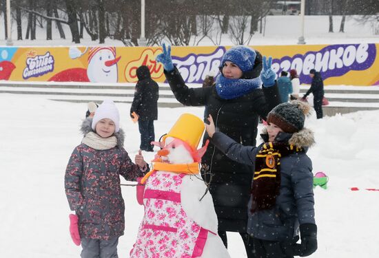 Art Battle of Snowmen festival