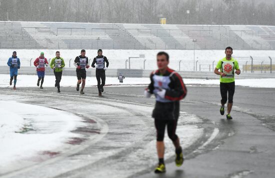 First international Heroes Race