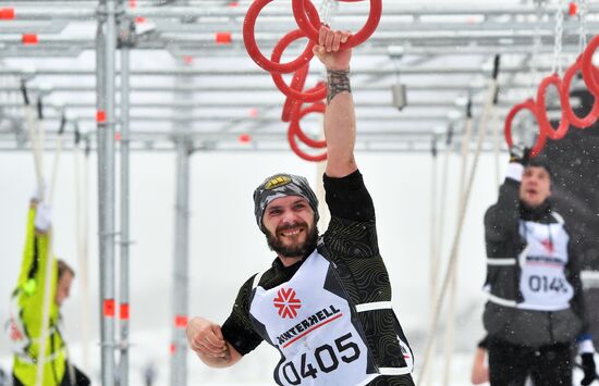 First international Heroes Race