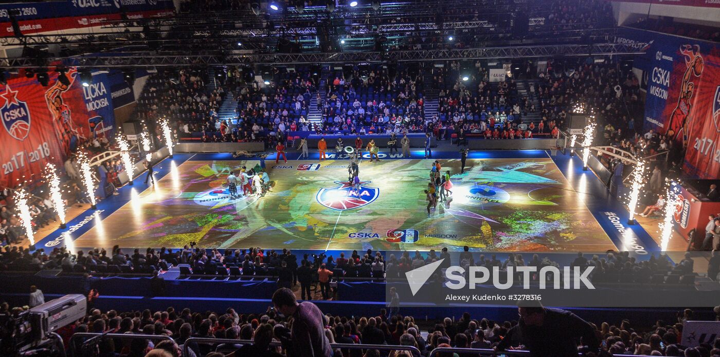 A show before the match dedicated to Alexander Gomelsky's 90th birthday at the CSKA universal sports complex in Moscow. Location: Russia, Moscow. Author: Alexey Kudenko/Sputnik. Basketball. Match dedicated to Alexander Gomelsky's 90th birthday