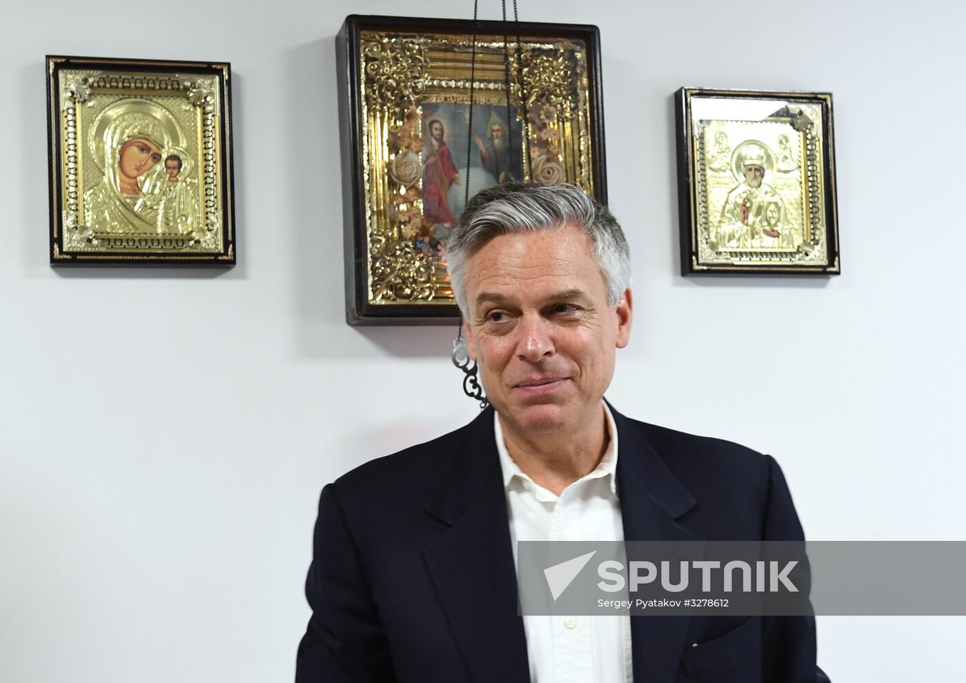 U.S. Ambassador to Russia John Huntsman visits New Jerusalem Monastery