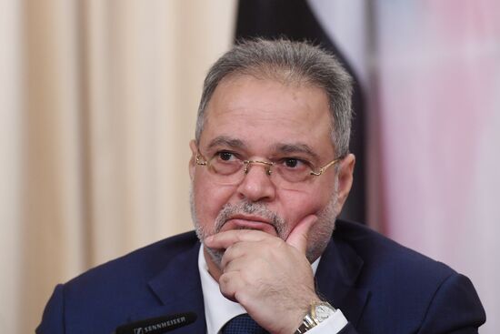 Russian Foreign Minister Lavrov meets with his Yemeni counterpart Al-Mekhlafi
