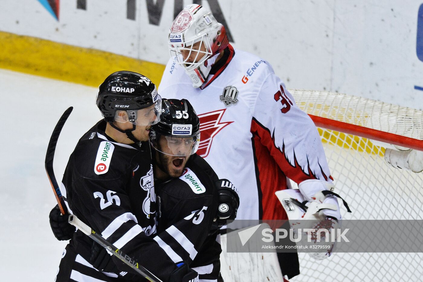 Ice hockey. KHL. Traktor vs. Avangard