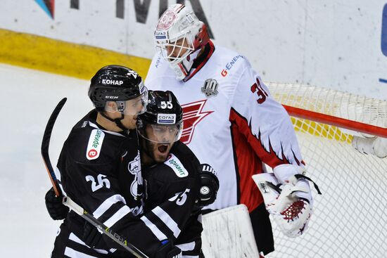 Ice hockey. KHL. Traktor vs. Avangard