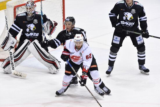 Kontinental Hockey League. Traktor vs. Avangard