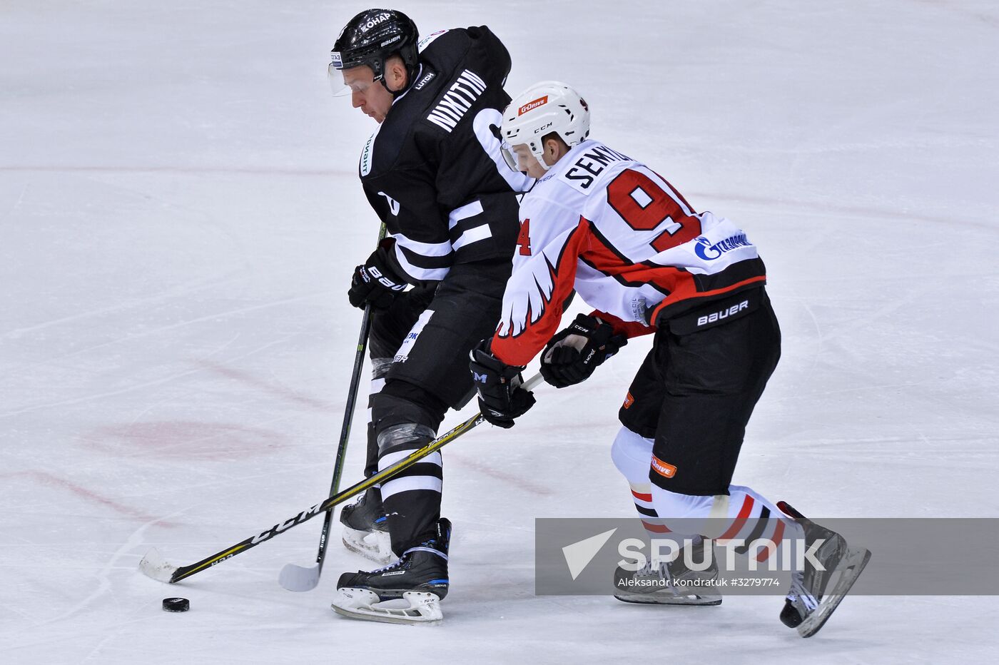 Kontinental Hockey League. Traktor vs. Avangard