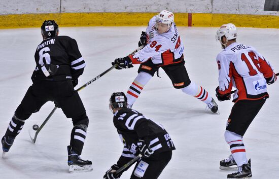 Kontinental Hockey League. Traktor vs. Avangard