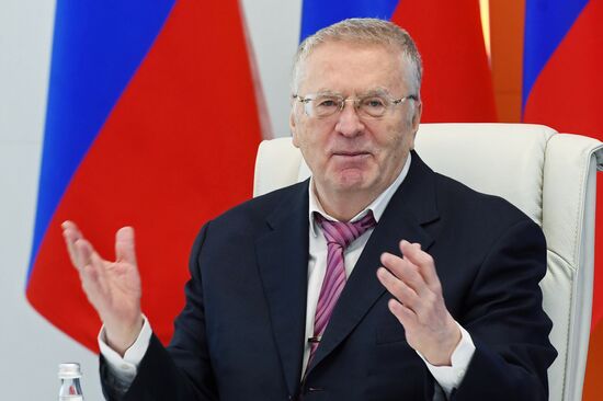 Vladimir Zhirinovsky visits Emergencies Ministry's Crisis Management Center