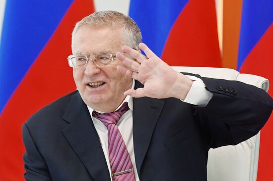 Vladimir Zhirinovsky visits Emergencies Ministry's Crisis Management Center