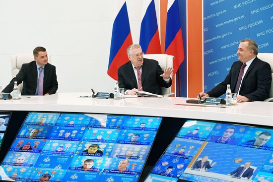 Vladimir Zhirinovsky visits Emergencies Ministry's Crisis Management Center