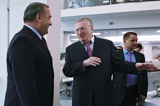 Vladimir Zhirinovsky visits Emergencies Ministry's Crisis Management Center