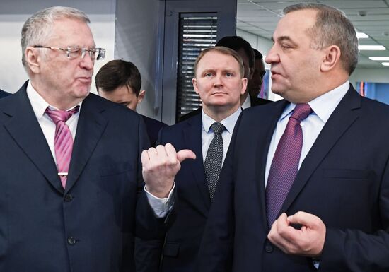 Vladimir Zhirinovsky visits Emergencies Ministry's Crisis Management Center