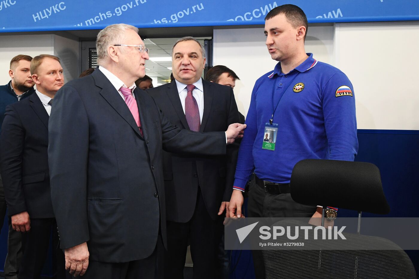 Vladimir Zhirinovsky visits Emergencies Ministry's Crisis Management Center
