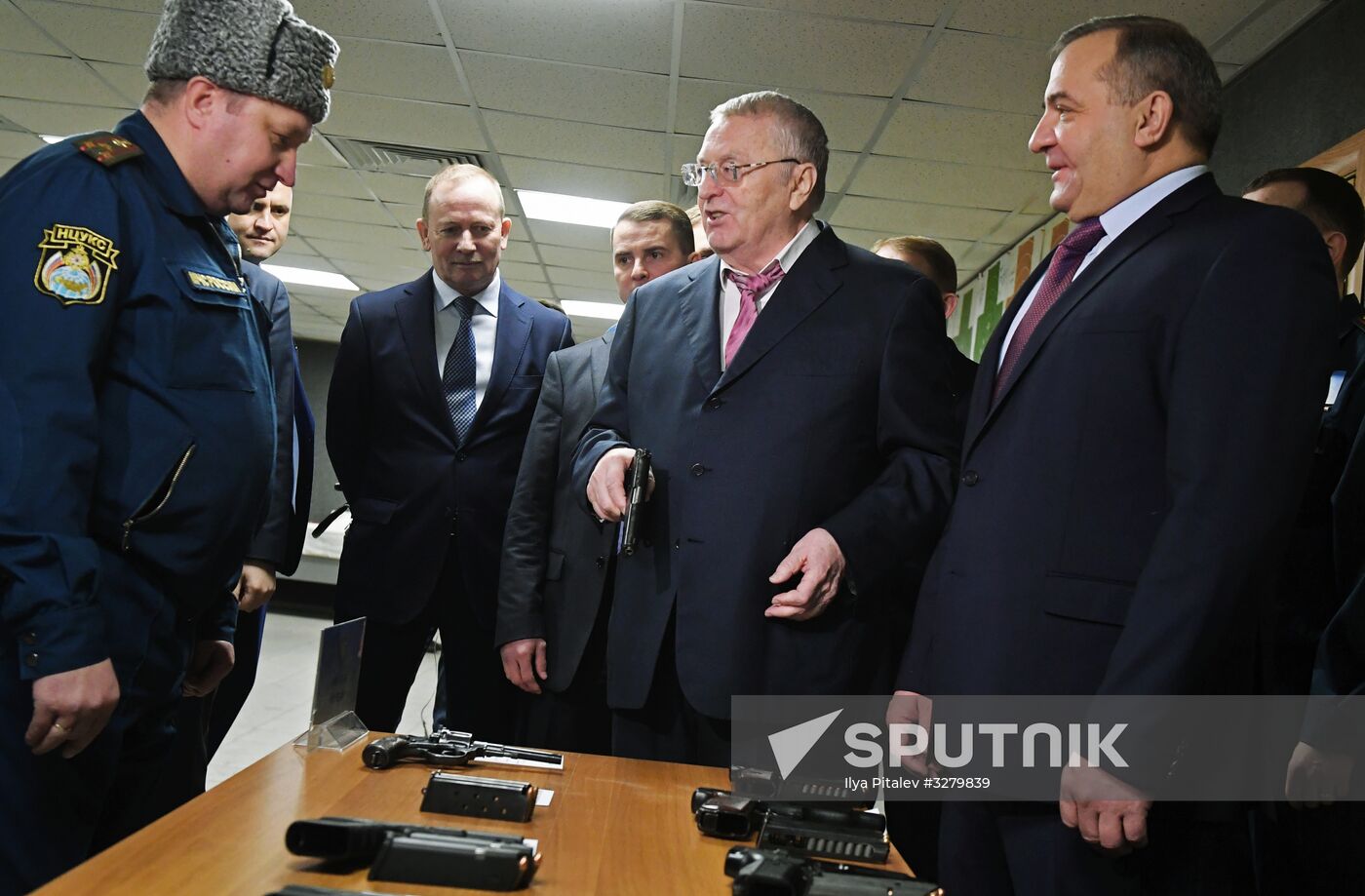 Vladimir Zhirinovsky visits Emergencies Ministry's Crisis Management Center