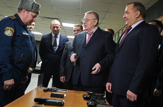 Vladimir Zhirinovsky visits Emergencies Ministry's Crisis Management Center