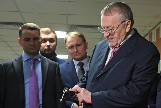Vladimir Zhirinovsky visits Emergencies Ministry's Crisis Management Center