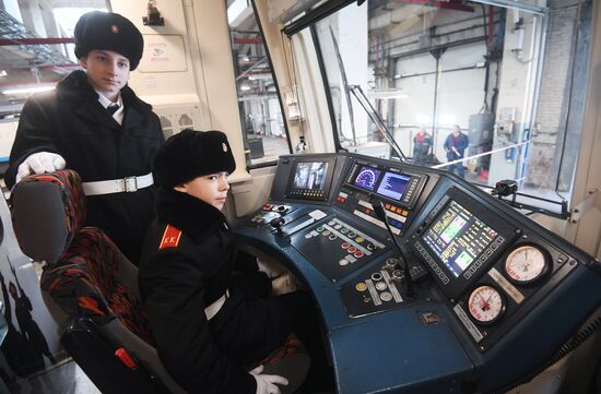Moscow Metro launches Territory of Victory train