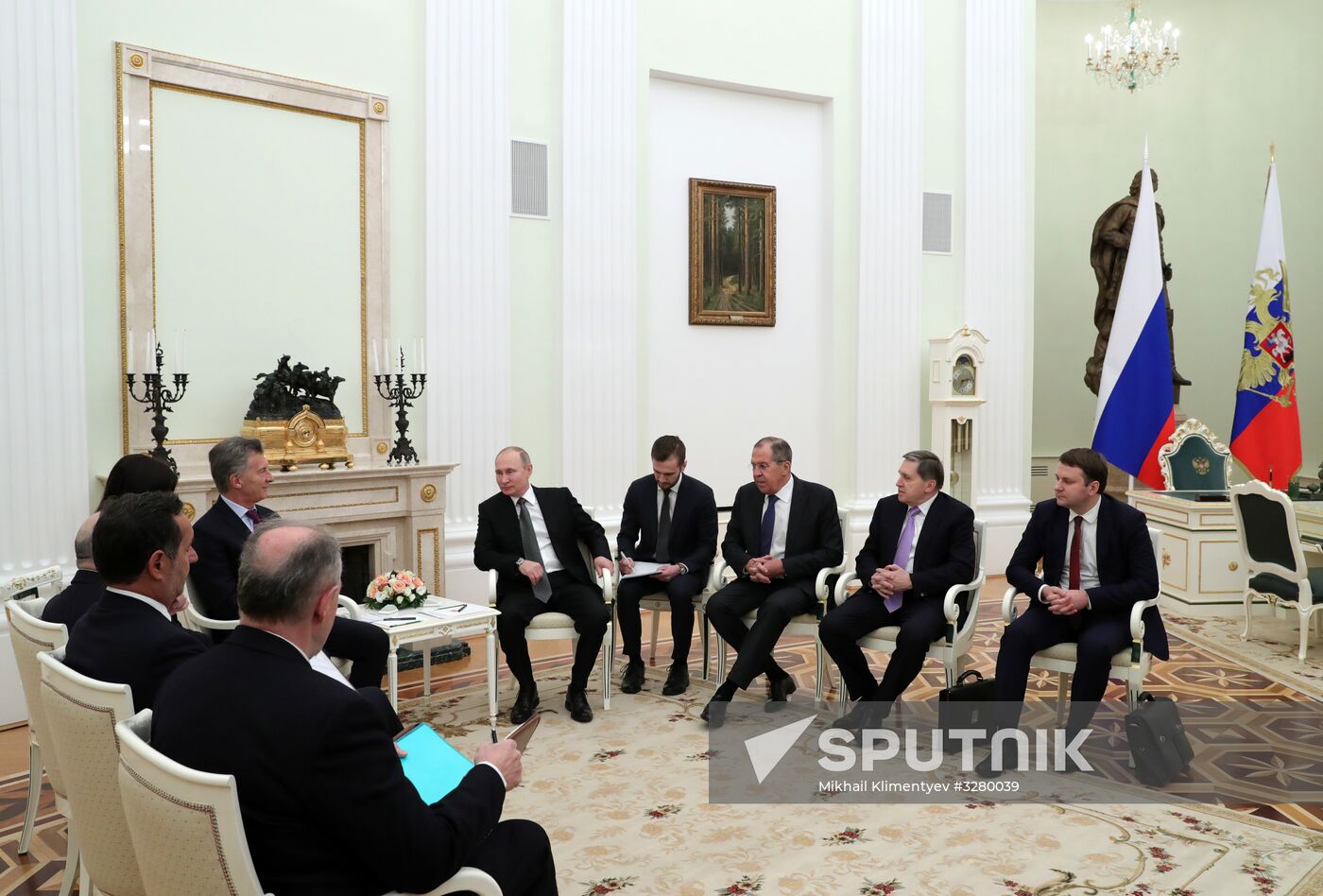 President Vladimir Putin meets with Argentinian President Mauricio Macri
