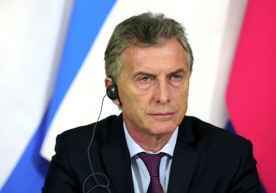 President Vladimir Putin meets with Argentinian President Mauricio Macri