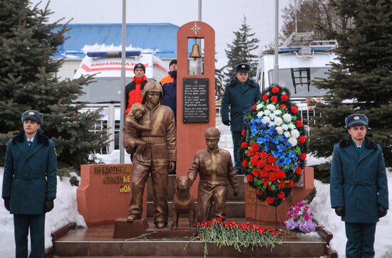 Monument to firefighters and rescuers unveiled in Stavropol
