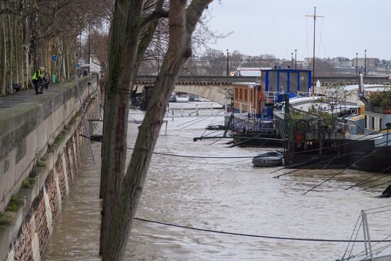 Flooding in Paris