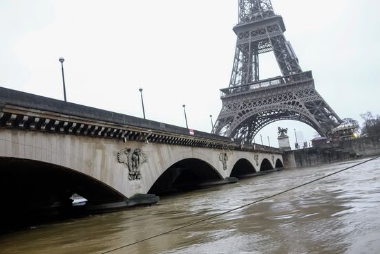 Flooding in Paris
