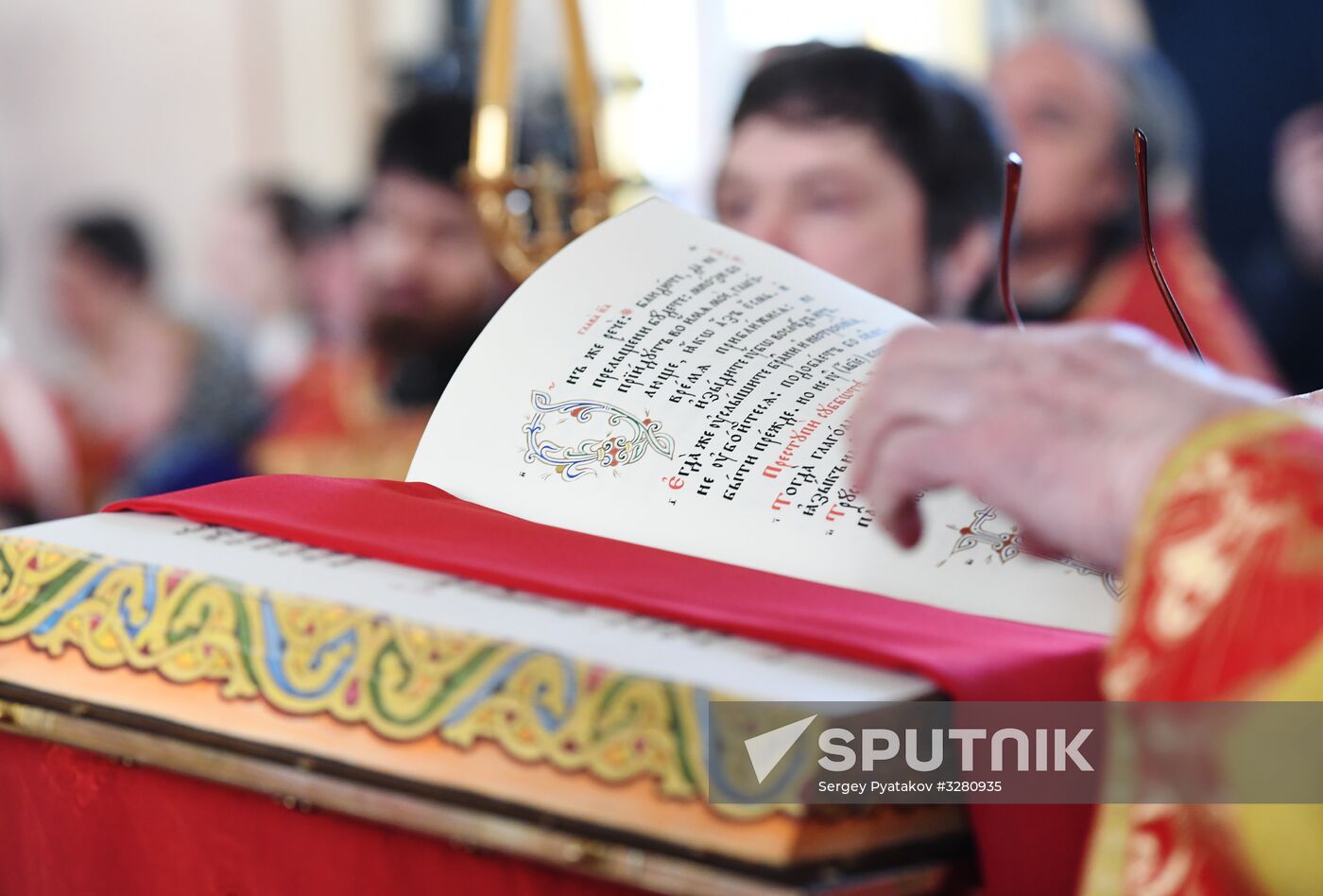 Patriarch holds service on Russian Students' Day