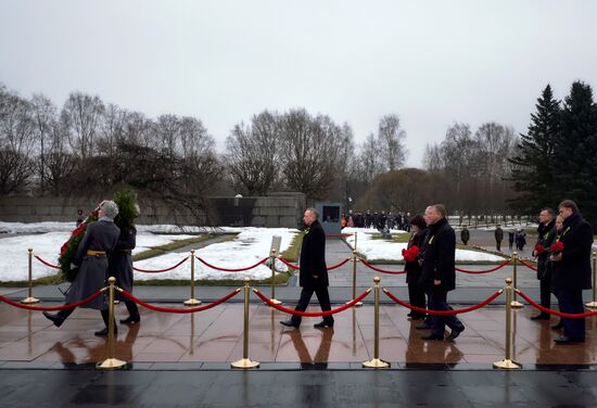 Wreaths and flowers laid at Piskaryovskoye Memorial Cemetery