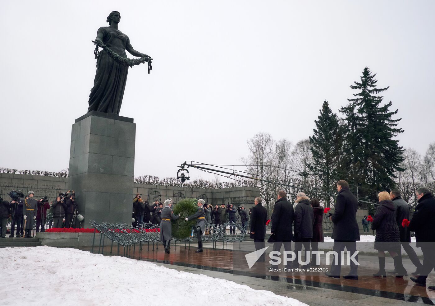 Wreaths and flowers laid at Piskaryovskoye Memorial Cemetery