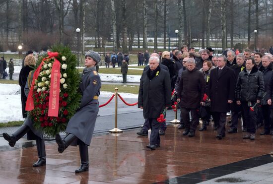 Wreaths and flowers laid at Piskaryovskoye Memorial Cemetery