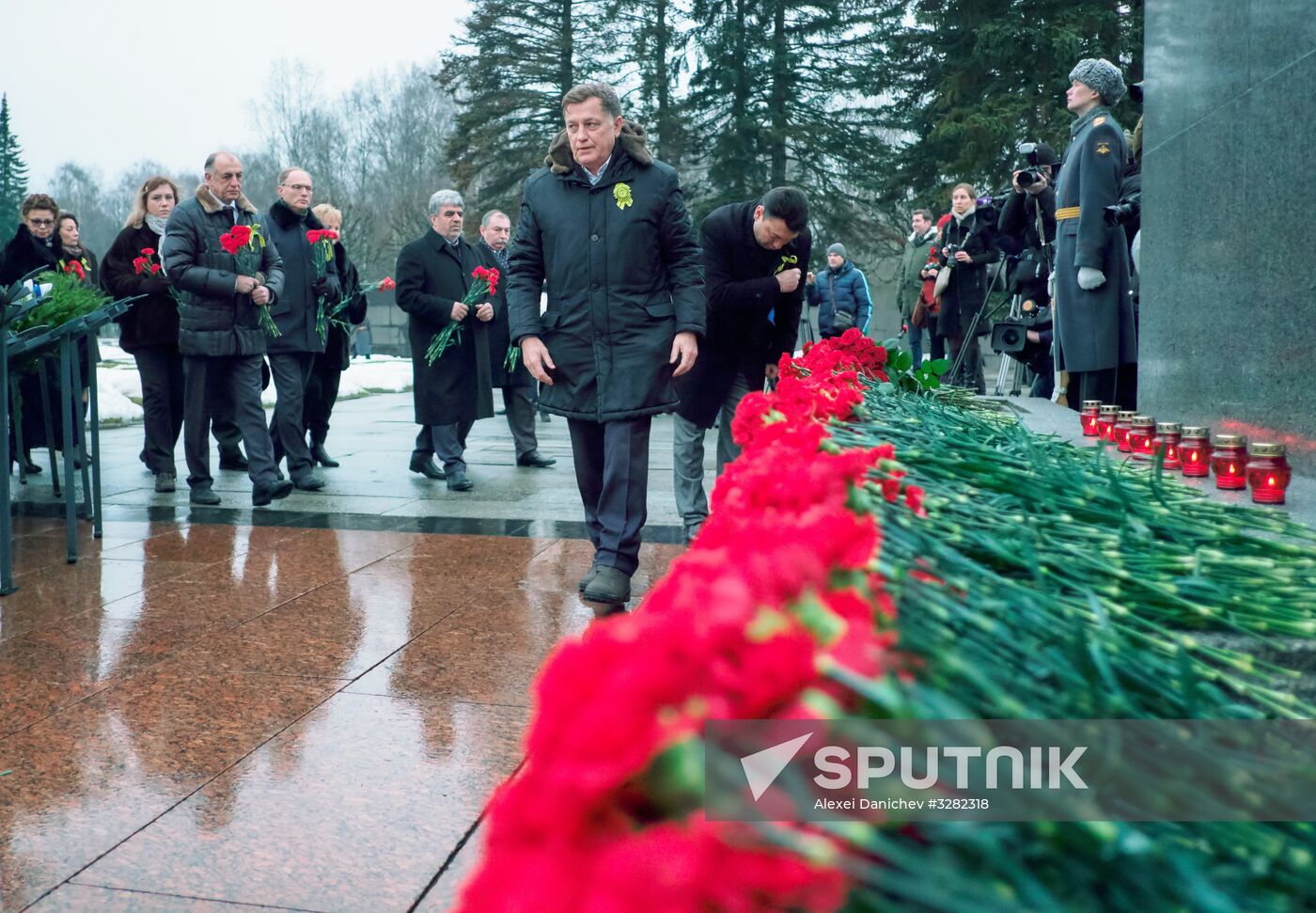 Wreaths and flowers laid at Piskaryovskoye Memorial Cemetery