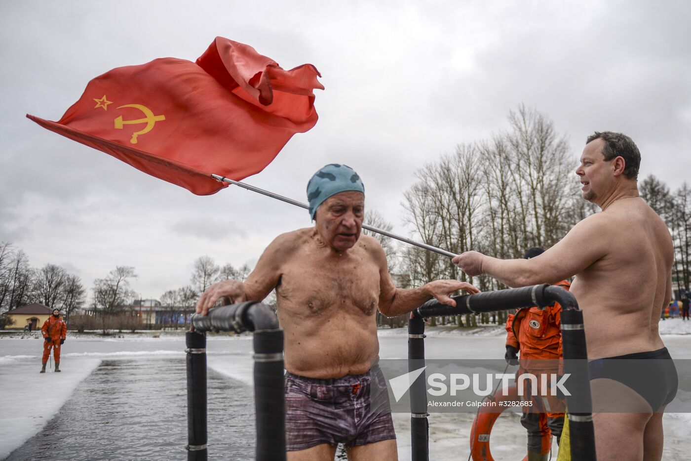 Swim race to mark anniversary of lifting Siege of Leningrad