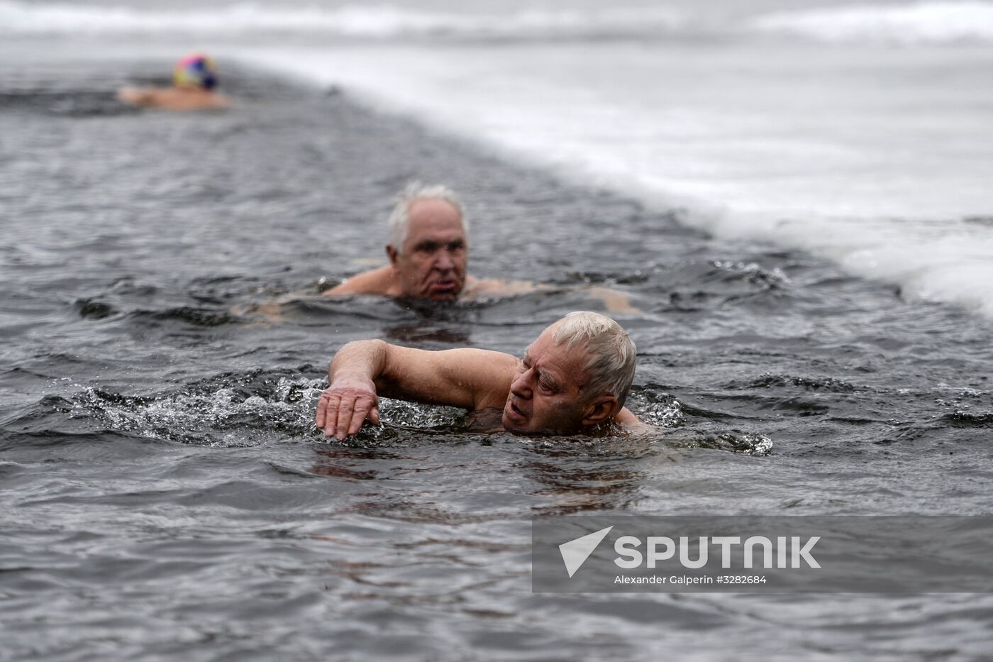 Swim race to mark anniversary of lifting Siege of Leningrad
