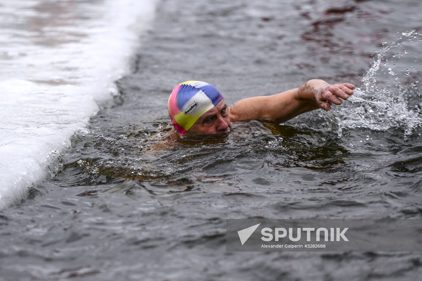 Swim race to mark anniversary of lifting Siege of Leningrad