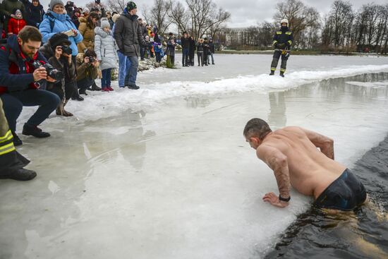 Swim race to mark anniversary of lifting Siege of Leningrad