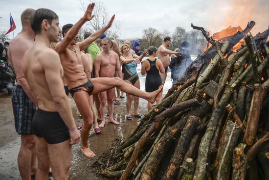 Swim race to mark anniversary of lifting Siege of Leningrad